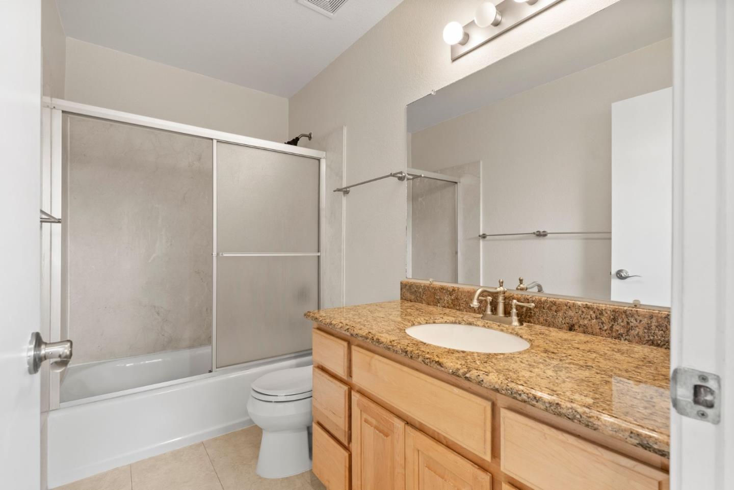 Detail Gallery Image 31 of 36 For 436 E Branham Ln, San Jose,  CA 95111 - 3 Beds | 2/1 Baths