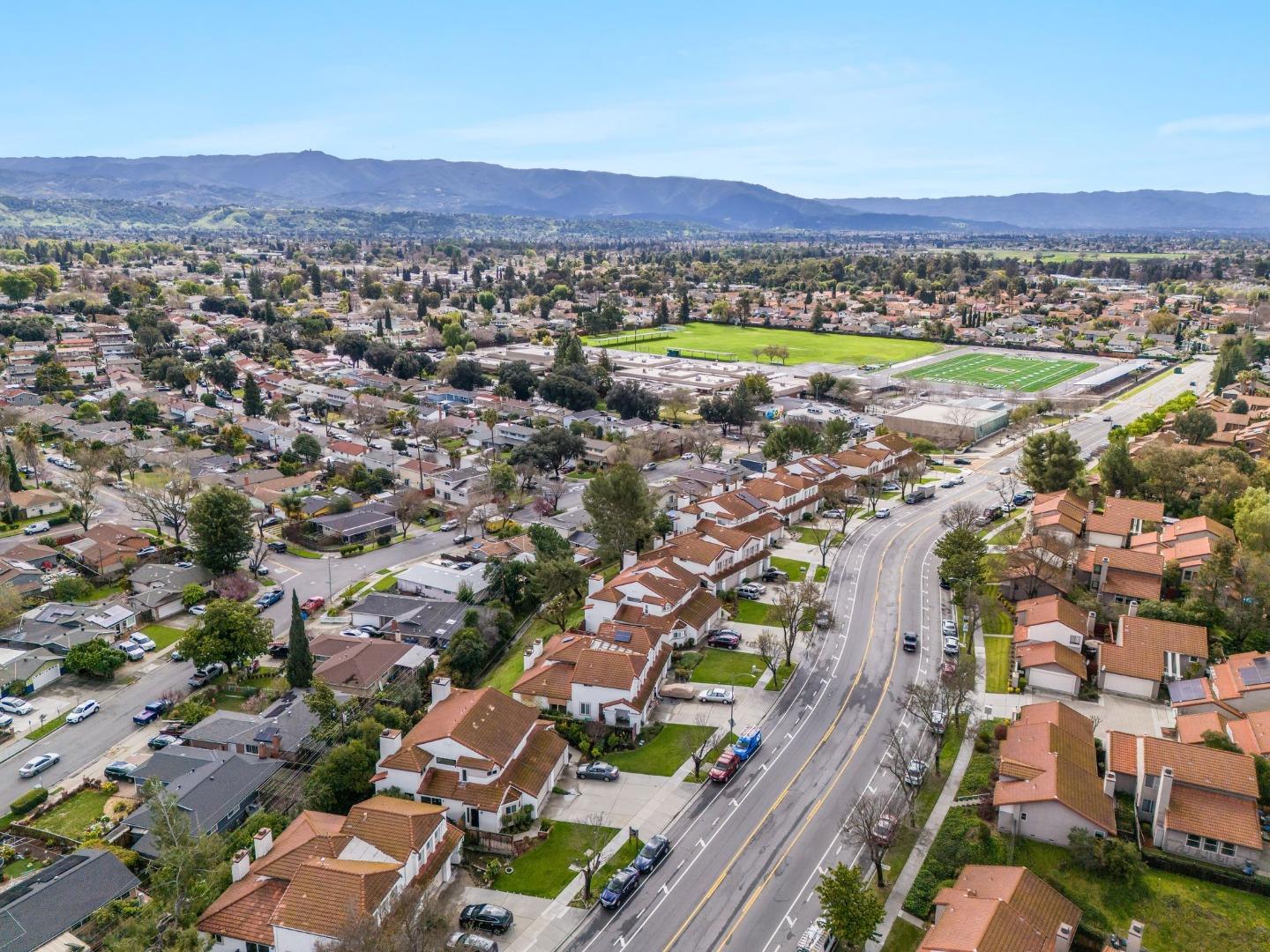 Detail Gallery Image 5 of 36 For 436 E Branham Ln, San Jose,  CA 95111 - 3 Beds | 2/1 Baths