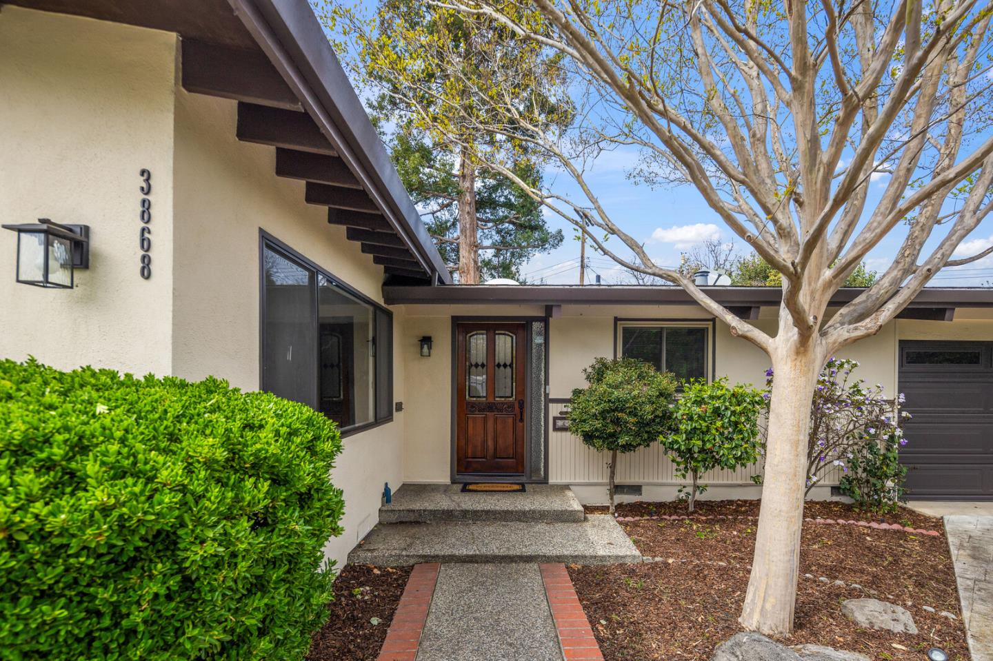 Detail Gallery Image 2 of 41 For 3868 Corina Way, Palo Alto,  CA 94303 - 3 Beds | 2 Baths