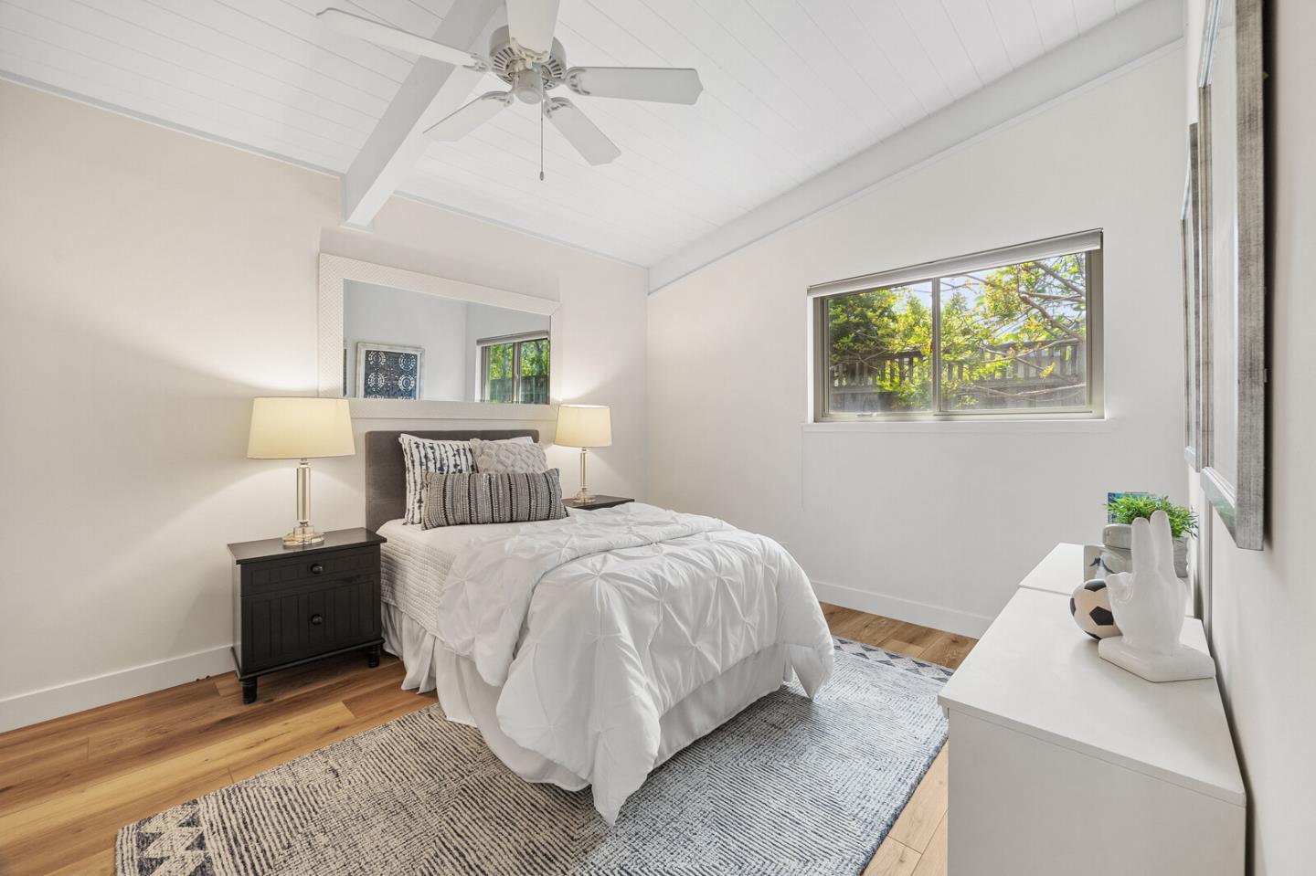 Detail Gallery Image 26 of 41 For 3868 Corina Way, Palo Alto,  CA 94303 - 3 Beds | 2 Baths