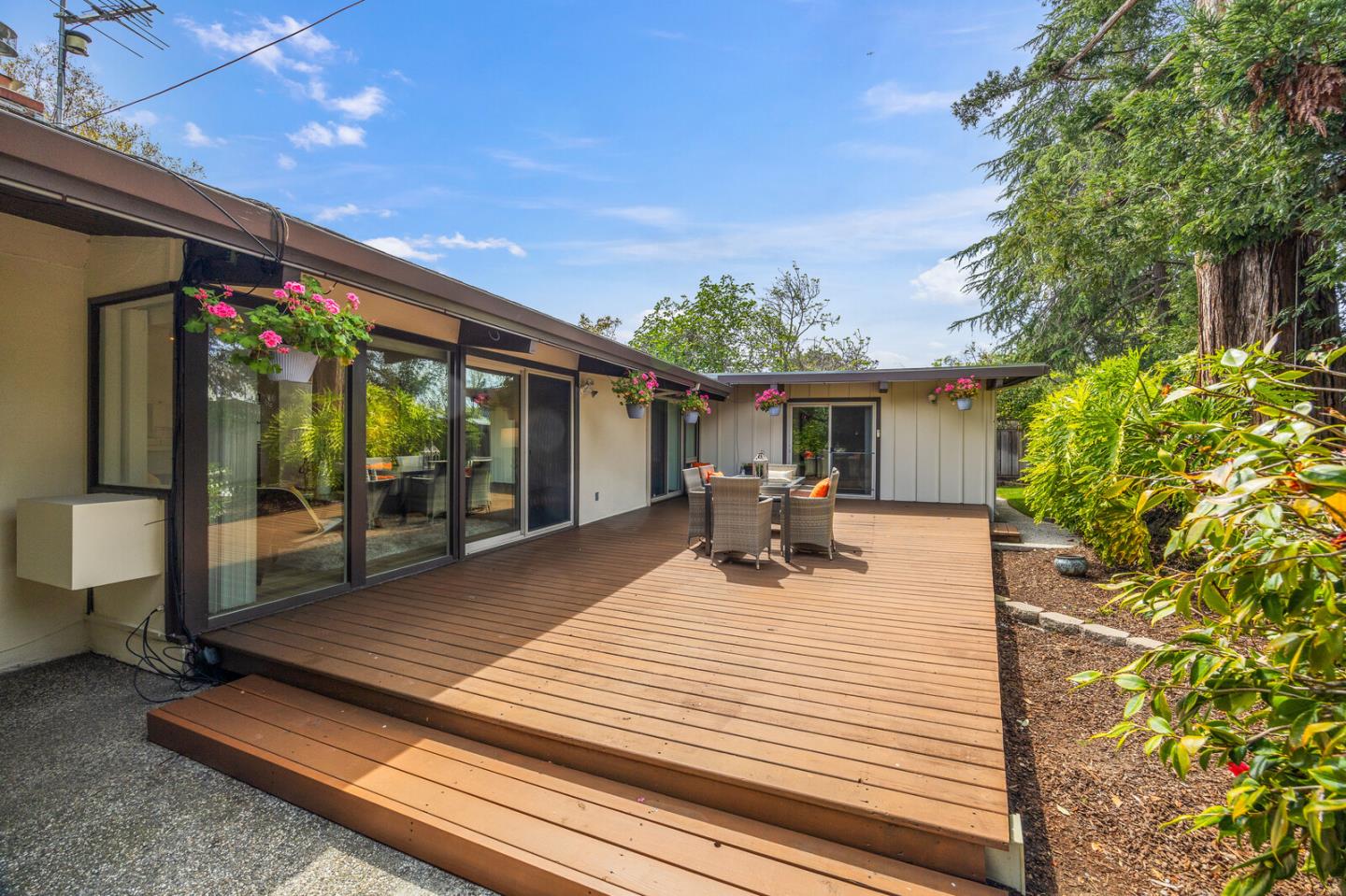 Detail Gallery Image 33 of 41 For 3868 Corina Way, Palo Alto,  CA 94303 - 3 Beds | 2 Baths