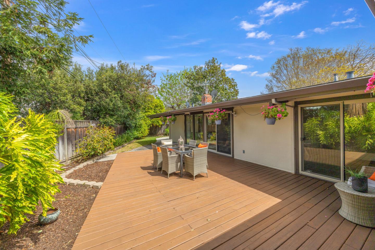 Detail Gallery Image 35 of 41 For 3868 Corina Way, Palo Alto,  CA 94303 - 3 Beds | 2 Baths