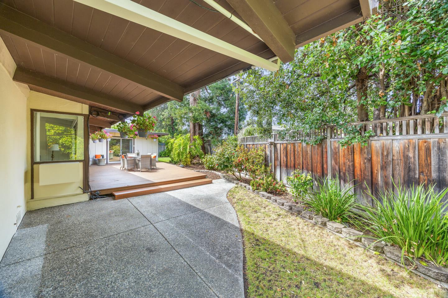 Detail Gallery Image 39 of 41 For 3868 Corina Way, Palo Alto,  CA 94303 - 3 Beds | 2 Baths