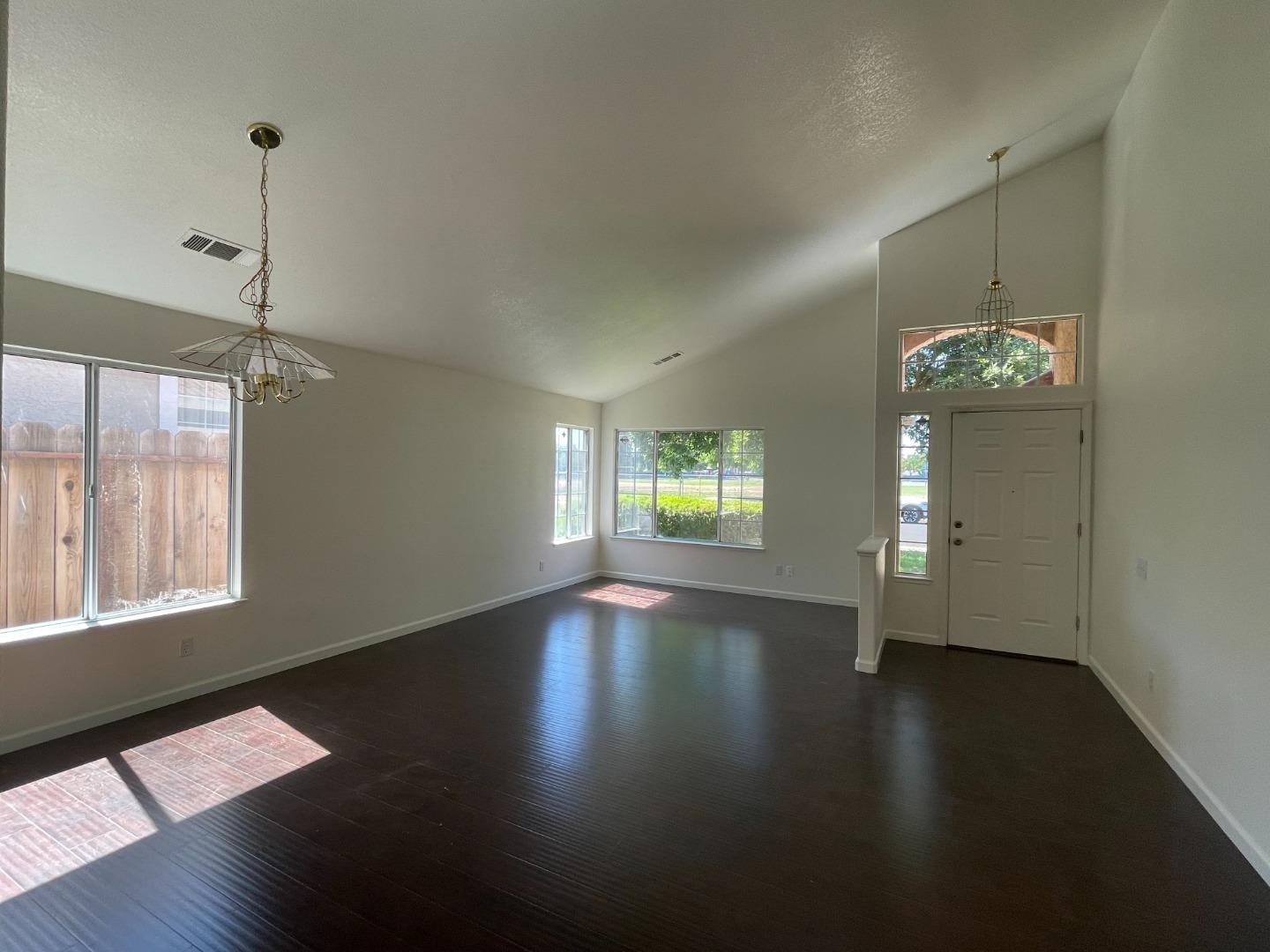 Detail Gallery Image 2 of 15 For 1801 Patton Dr, Modesto,  CA 95356 - 3 Beds | 2 Baths