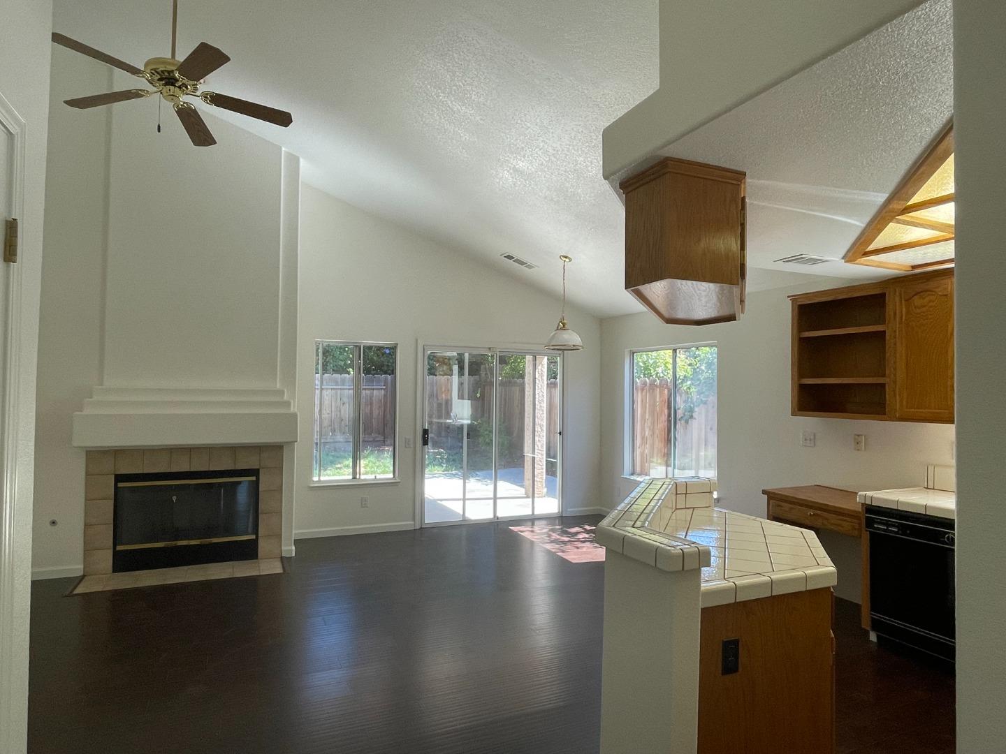 Detail Gallery Image 5 of 15 For 1801 Patton Dr, Modesto,  CA 95356 - 3 Beds | 2 Baths