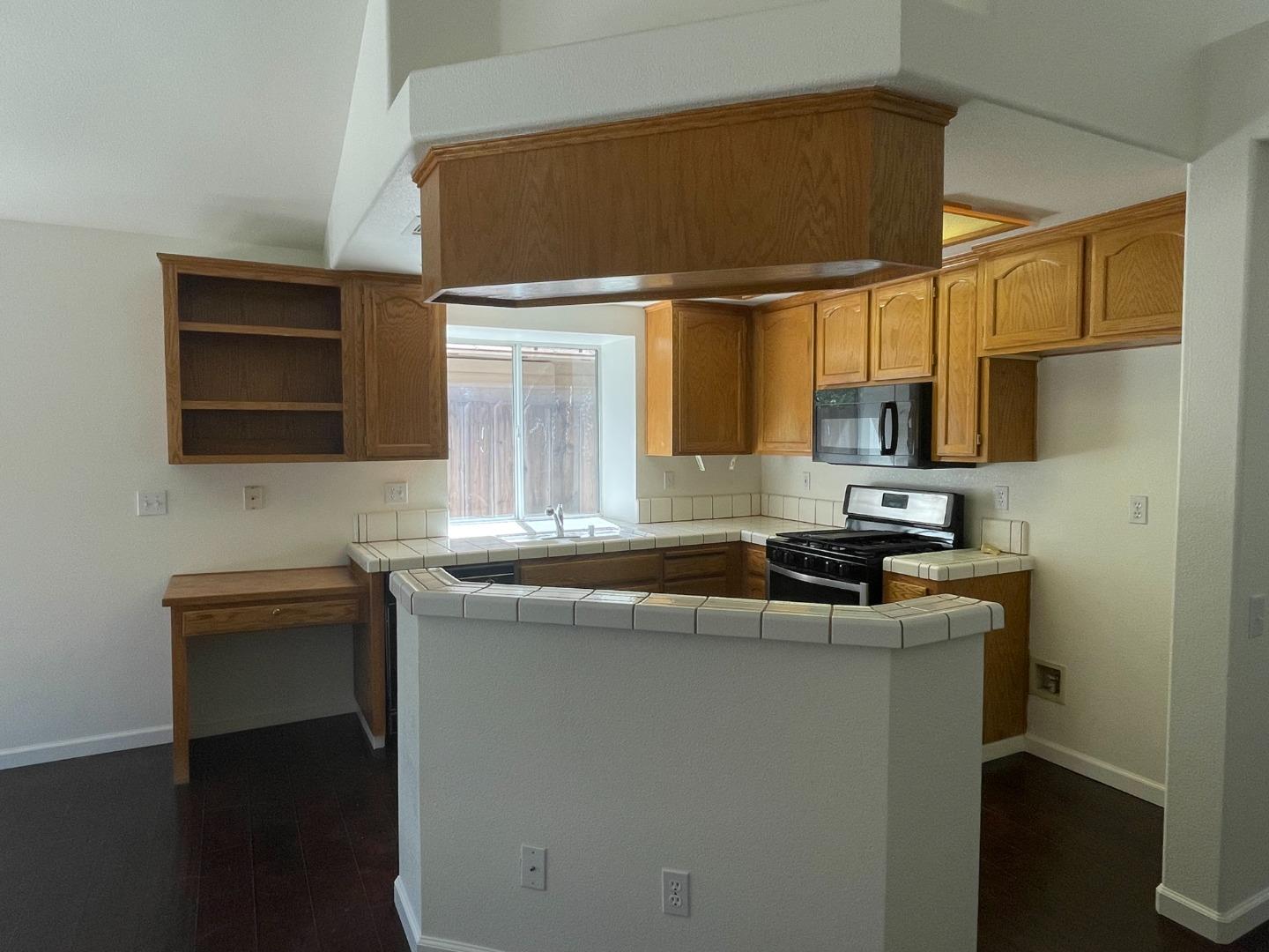 Detail Gallery Image 6 of 15 For 1801 Patton Dr, Modesto,  CA 95356 - 3 Beds | 2 Baths