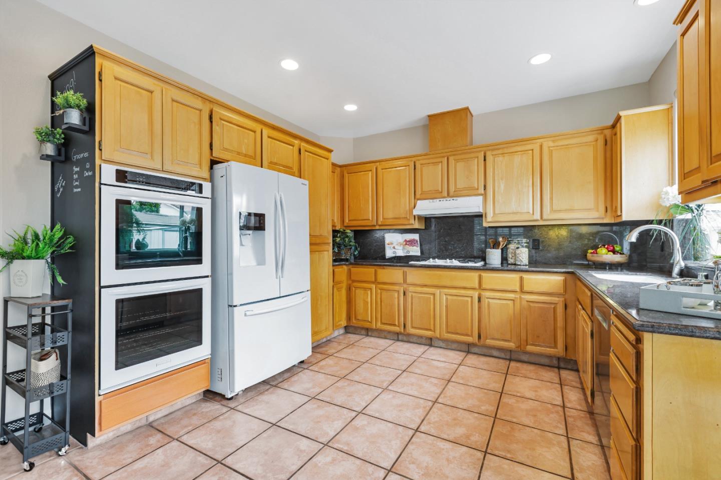 Detail Gallery Image 12 of 42 For 3307 Monte Verde Ln, San Jose,  CA 95135 - 4 Beds | 3 Baths