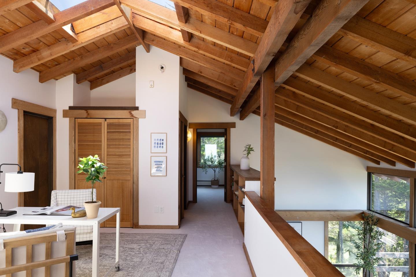 Detail Gallery Image 12 of 21 For 199 Upper Walden Rd, Carmel,  CA 93923 - 3 Beds | 2/1 Baths