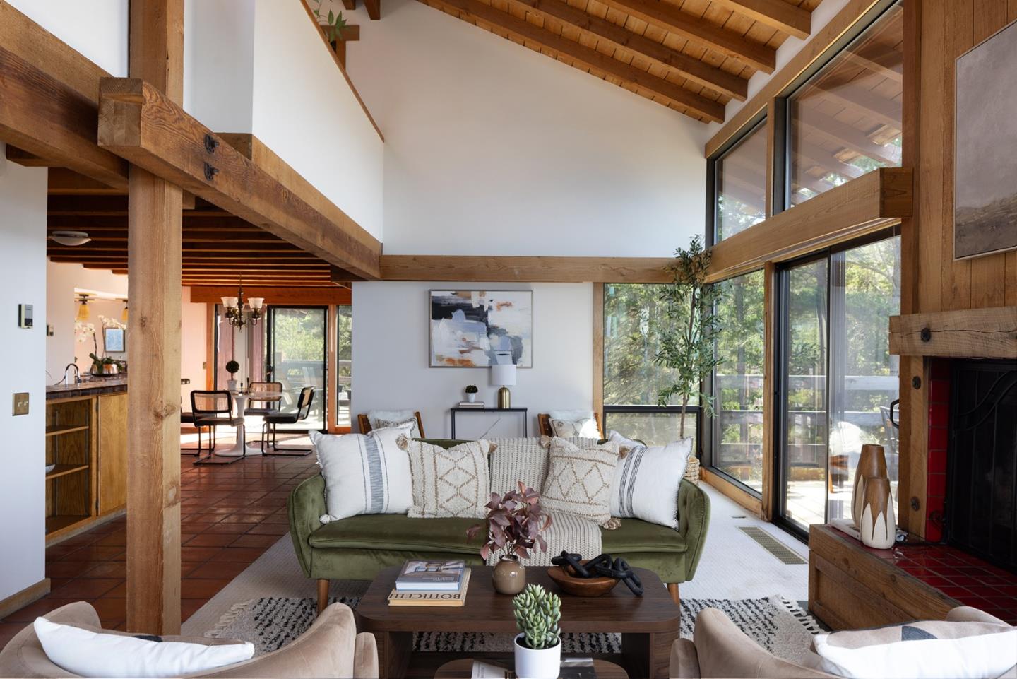 Detail Gallery Image 4 of 21 For 199 Upper Walden Rd, Carmel,  CA 93923 - 3 Beds | 2/1 Baths