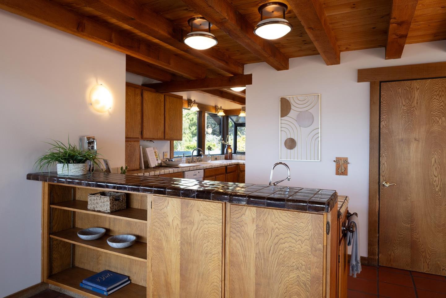 Detail Gallery Image 7 of 21 For 199 Upper Walden Rd, Carmel,  CA 93923 - 3 Beds | 2/1 Baths