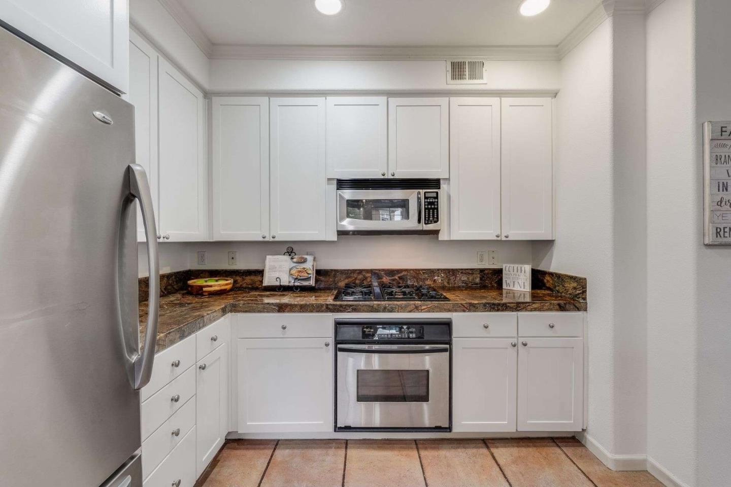 Detail Gallery Image 8 of 47 For 545 Adeline Ave, San Jose,  CA 95136 - 2 Beds | 1/1 Baths