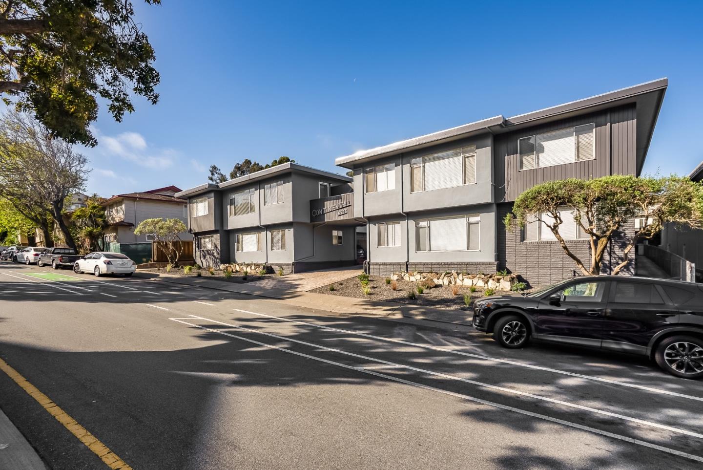 Detail Gallery Image 2 of 35 For Broadway, Millbrae,  CA 94030 - – Beds | – Baths