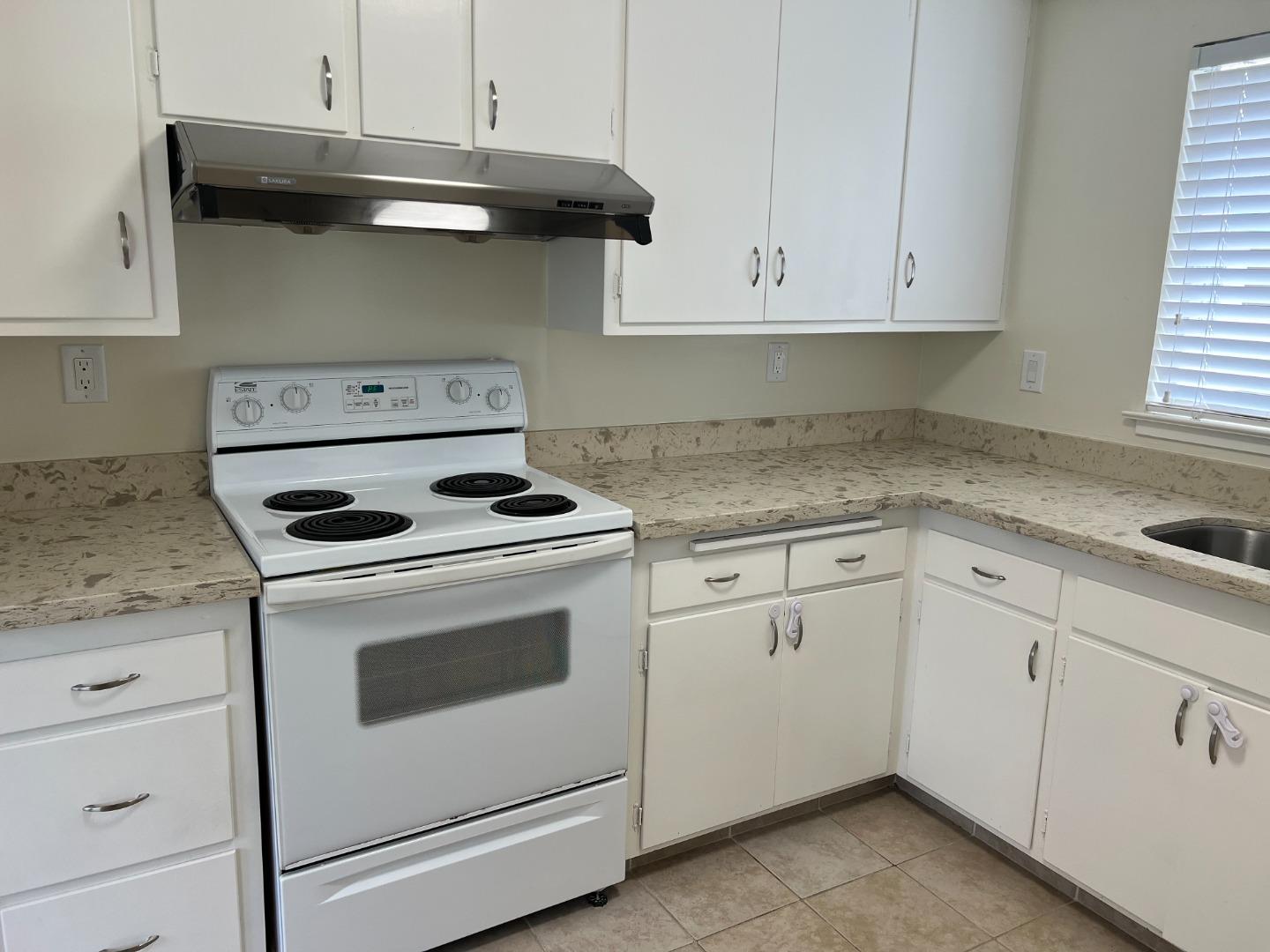 Detail Gallery Image 24 of 35 For Broadway, Millbrae,  CA 94030 - – Beds | – Baths