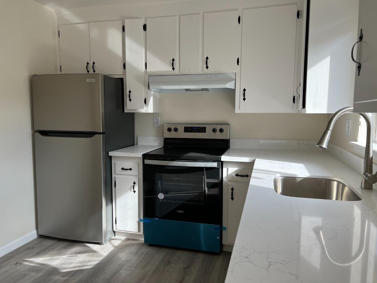 Detail Gallery Image 25 of 35 For Broadway, Millbrae,  CA 94030 - – Beds | – Baths