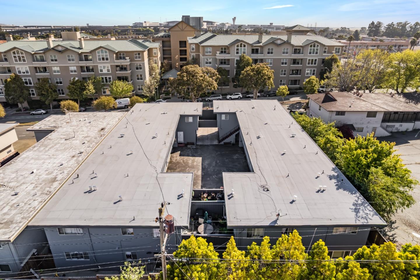 Detail Gallery Image 31 of 35 For Broadway, Millbrae,  CA 94030 - – Beds | – Baths