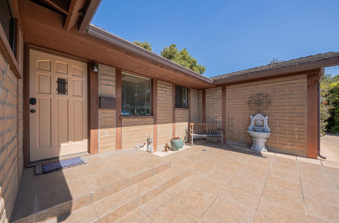 Detail Gallery Image 2 of 25 For 800 Adair Pl, Del Rey Oaks,  CA 93940 - 3 Beds | 1/1 Baths