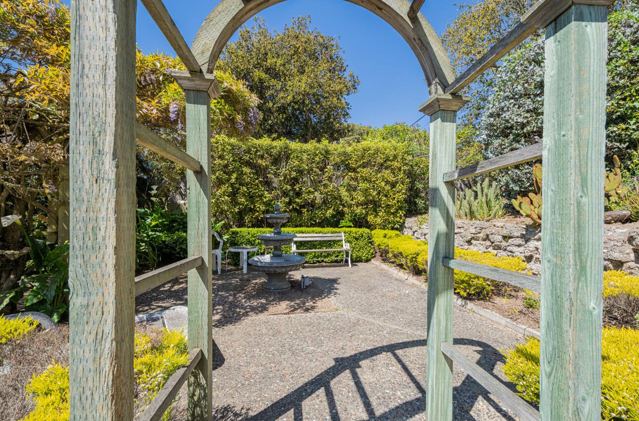 Detail Gallery Image 24 of 25 For 800 Adair Pl, Del Rey Oaks,  CA 93940 - 3 Beds | 1/1 Baths