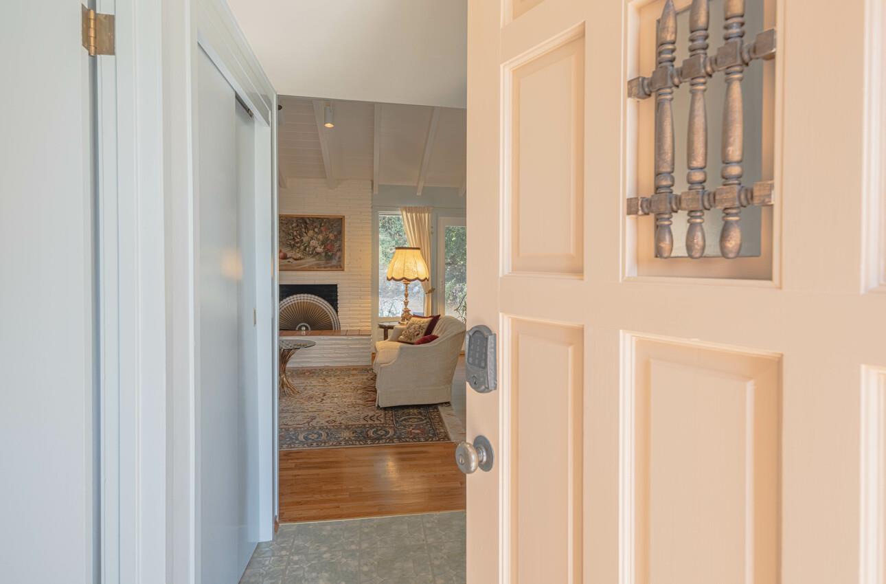 Detail Gallery Image 4 of 25 For 800 Adair Pl, Del Rey Oaks,  CA 93940 - 3 Beds | 1/1 Baths