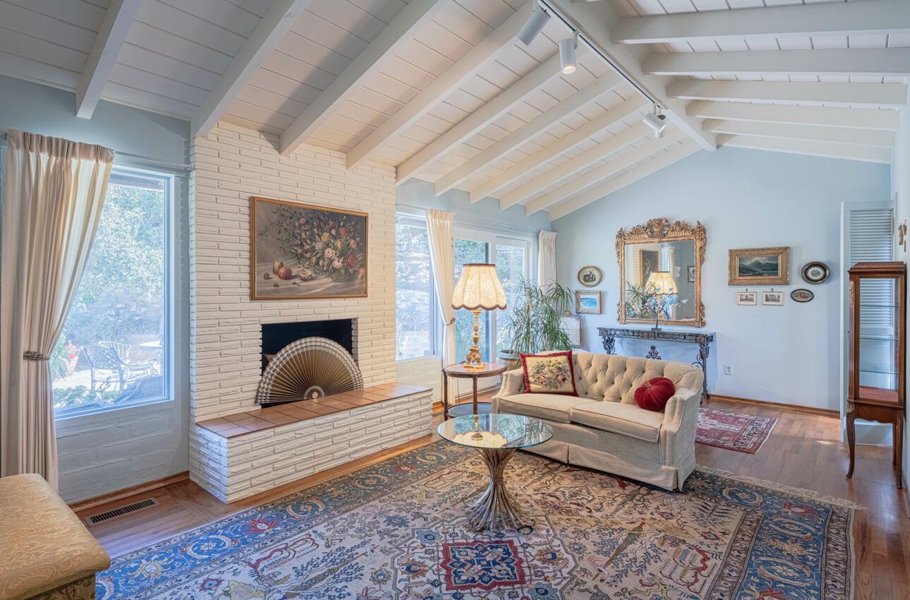 Detail Gallery Image 6 of 25 For 800 Adair Pl, Del Rey Oaks,  CA 93940 - 3 Beds | 1/1 Baths