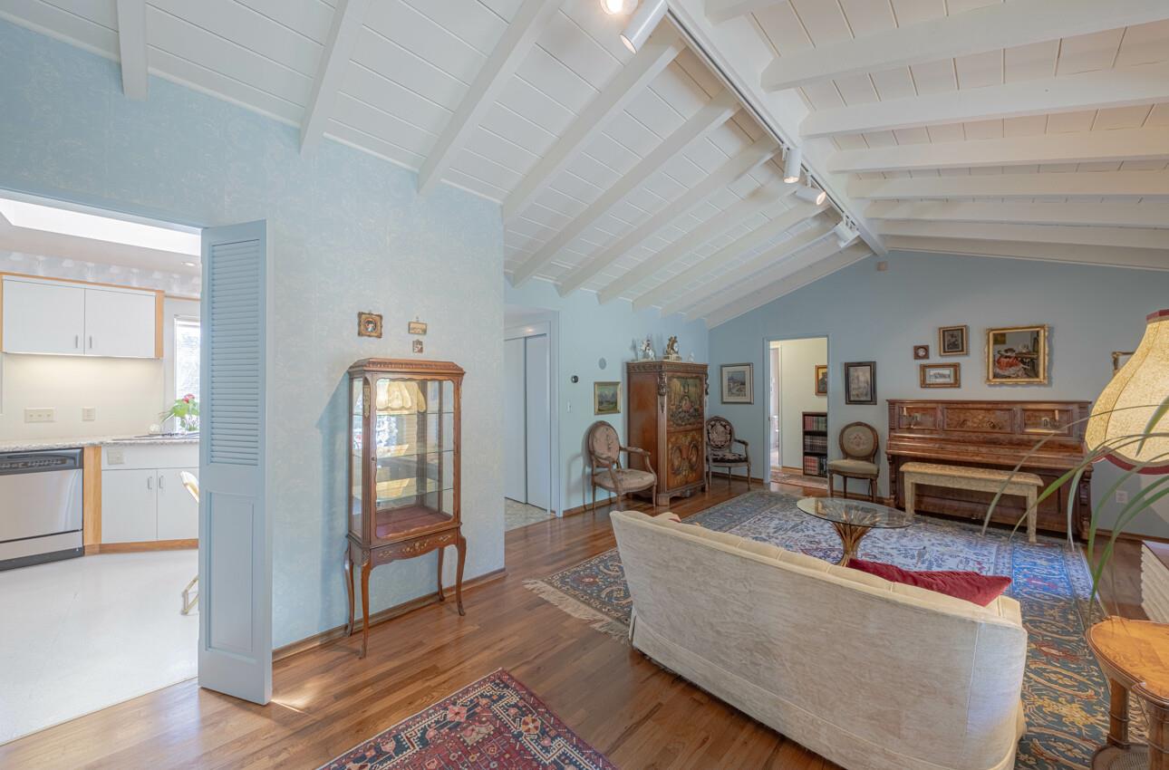 Detail Gallery Image 8 of 25 For 800 Adair Pl, Del Rey Oaks,  CA 93940 - 3 Beds | 1/1 Baths