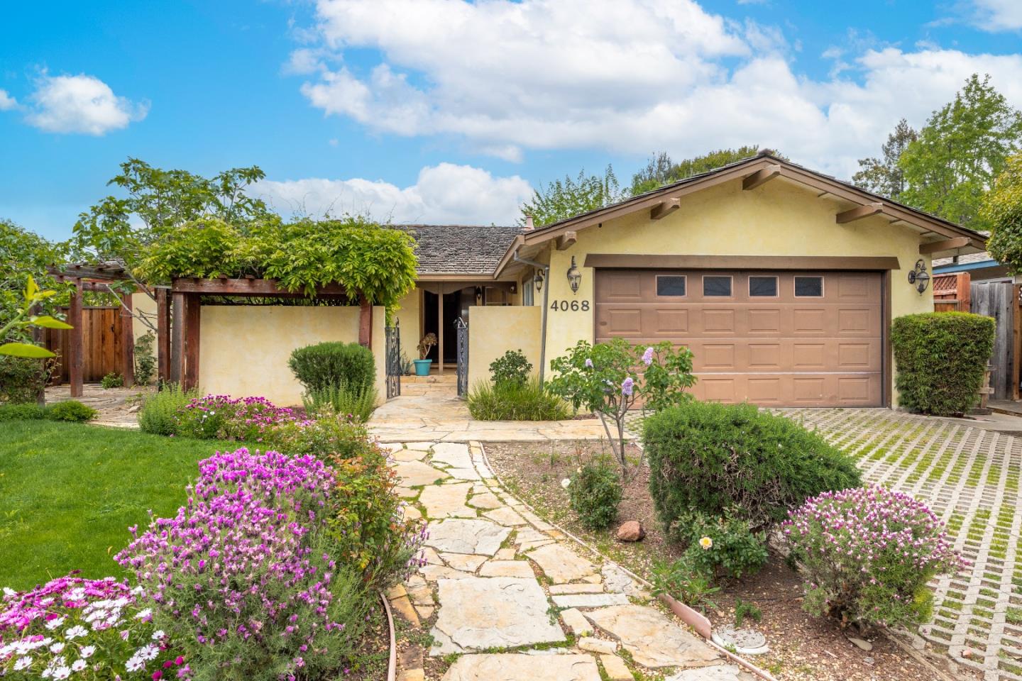 Detail Gallery Image 2 of 28 For 4068 Casa Grande Way, San Jose,  CA 95118 - 3 Beds | 2 Baths