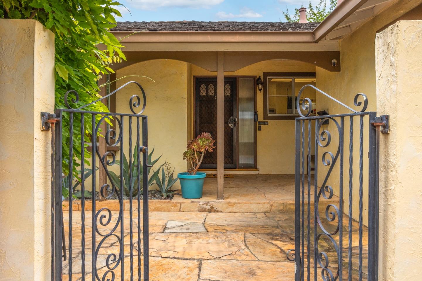 Detail Gallery Image 3 of 28 For 4068 Casa Grande Way, San Jose,  CA 95118 - 3 Beds | 2 Baths