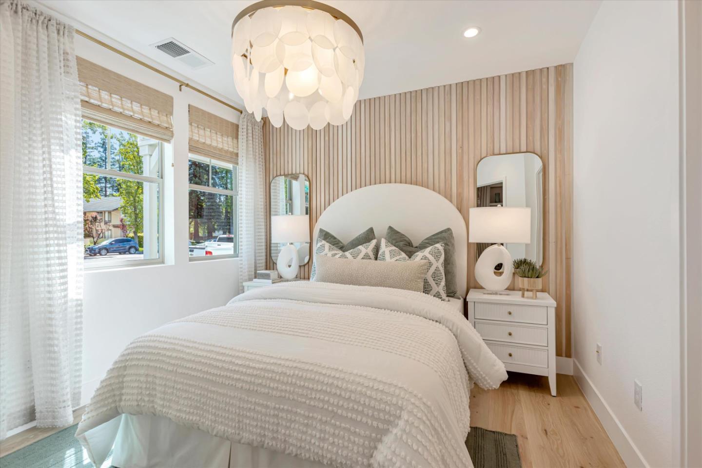 Detail Gallery Image 8 of 12 For 208 Oak Cir, Walnut Creek,  CA 94597 - 4 Beds | 3/1 Baths