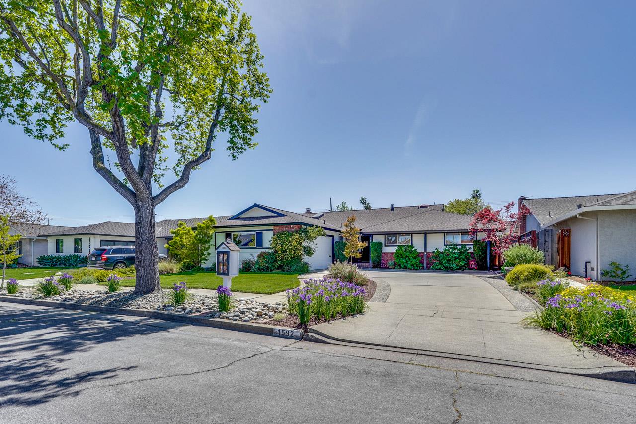 Detail Gallery Image 11 of 103 For 1592 Chambers Dr, San Jose,  CA 95118 - 4 Beds | 2/1 Baths