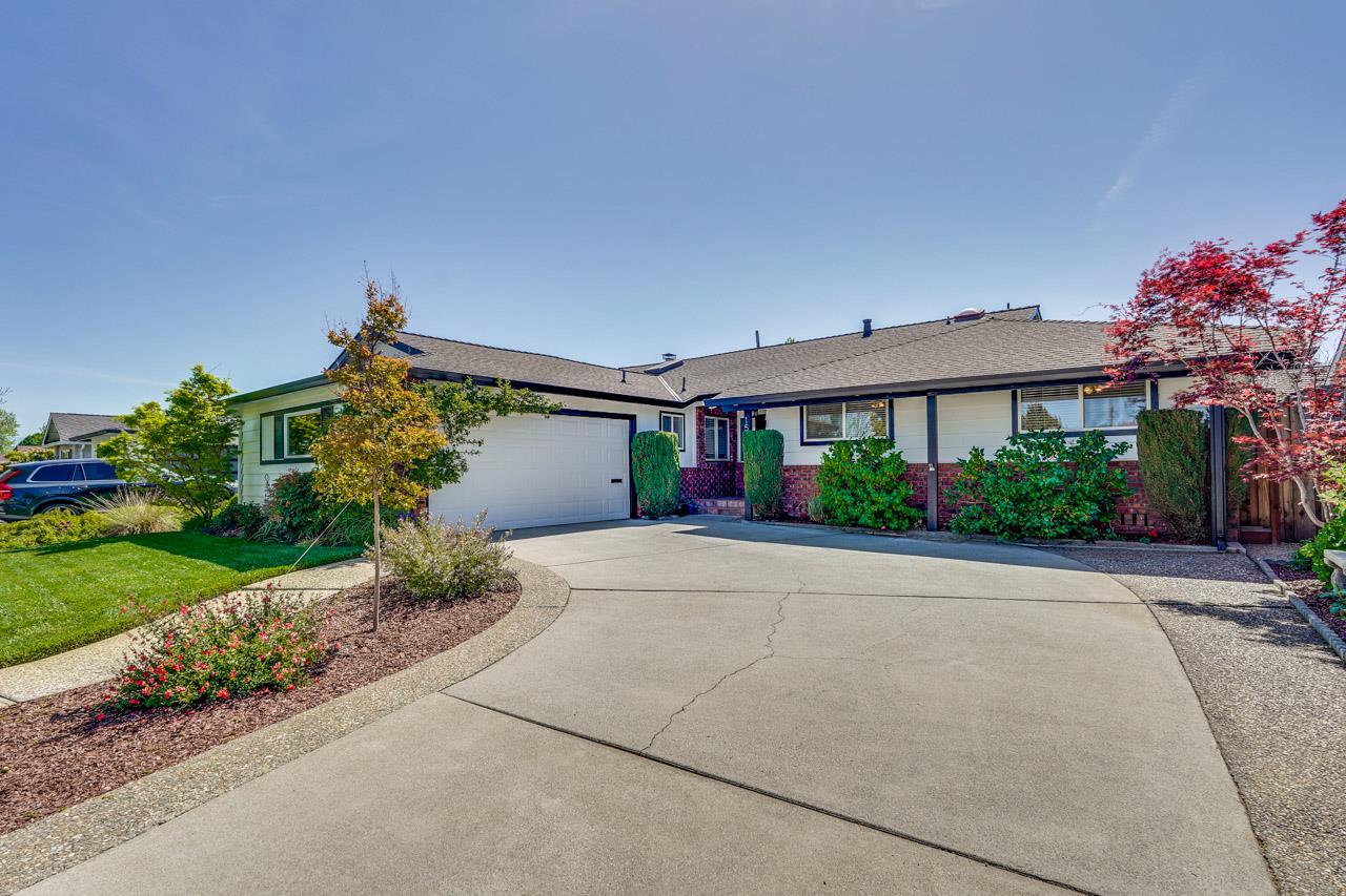 Detail Gallery Image 14 of 103 For 1592 Chambers Dr, San Jose,  CA 95118 - 4 Beds | 2/1 Baths