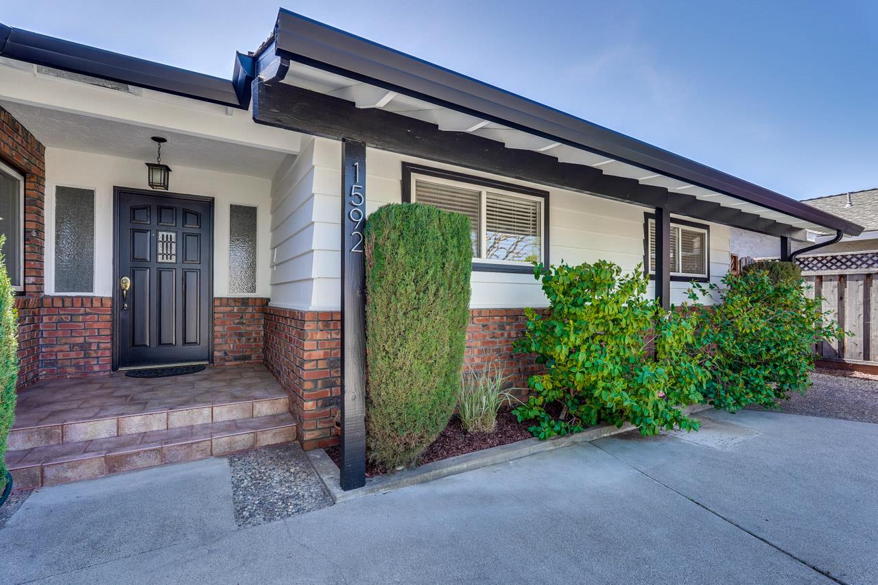 Detail Gallery Image 17 of 103 For 1592 Chambers Dr, San Jose,  CA 95118 - 4 Beds | 2/1 Baths
