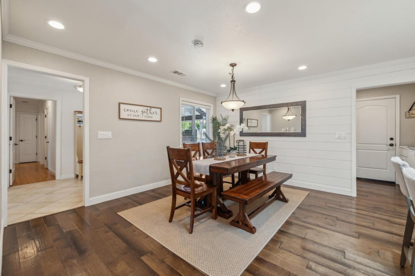 Detail Gallery Image 30 of 103 For 1592 Chambers Dr, San Jose,  CA 95118 - 4 Beds | 2/1 Baths