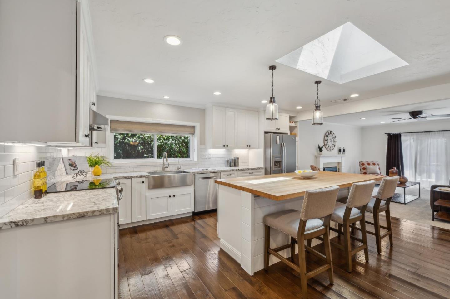 Detail Gallery Image 34 of 103 For 1592 Chambers Dr, San Jose,  CA 95118 - 4 Beds | 2/1 Baths