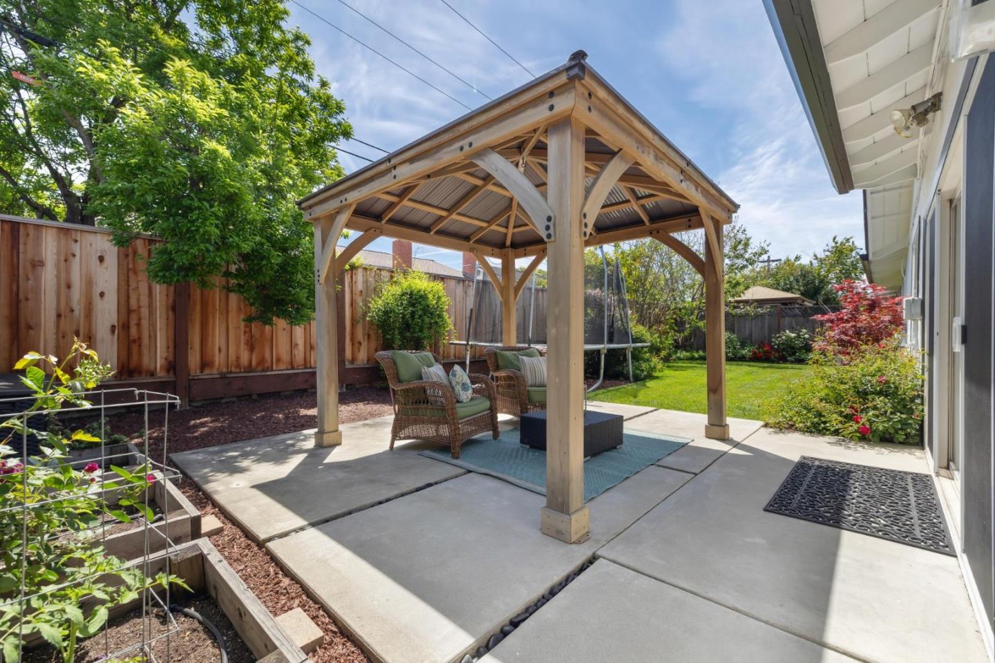Detail Gallery Image 78 of 103 For 1592 Chambers Dr, San Jose,  CA 95118 - 4 Beds | 2/1 Baths