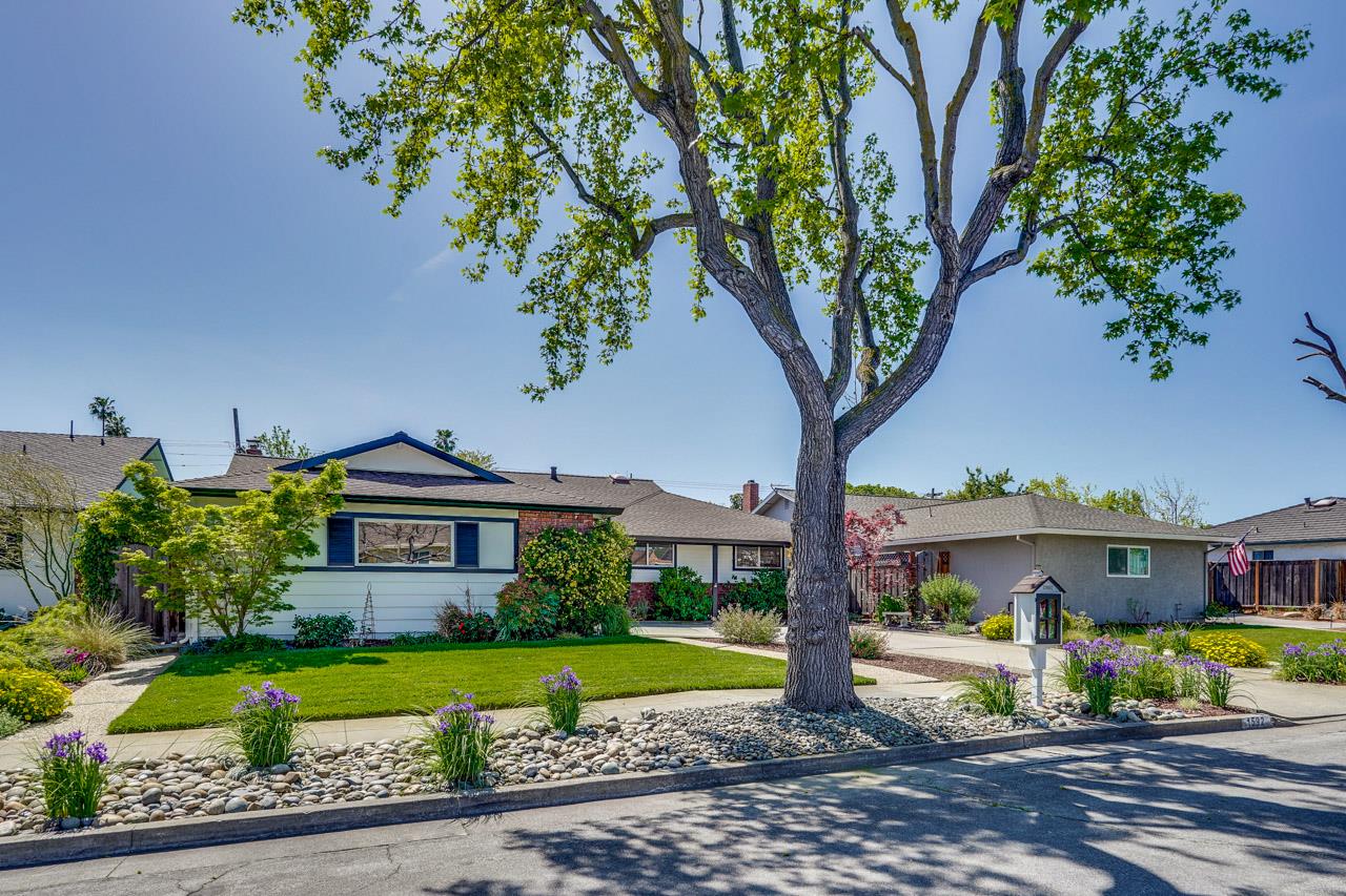 Detail Gallery Image 8 of 103 For 1592 Chambers Dr, San Jose,  CA 95118 - 4 Beds | 2/1 Baths