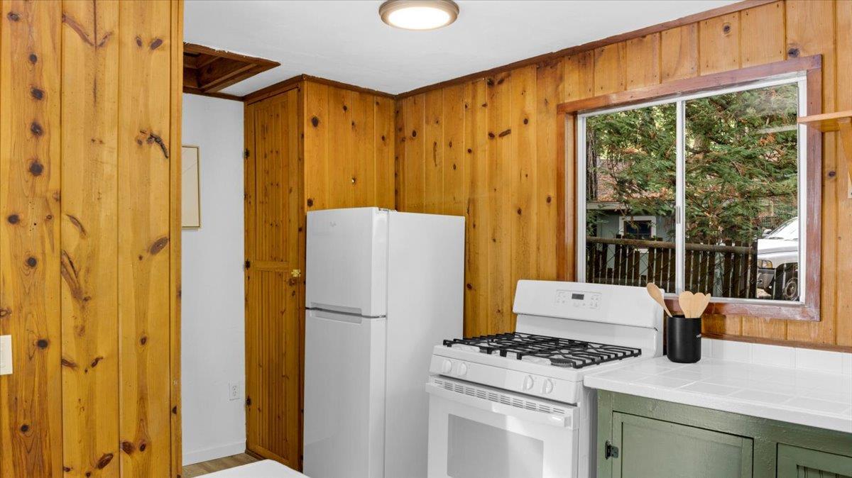 Detail Gallery Image 10 of 24 For 12125 Irwin Way, Boulder Creek,  CA 95006 - 1 Beds | 1 Baths