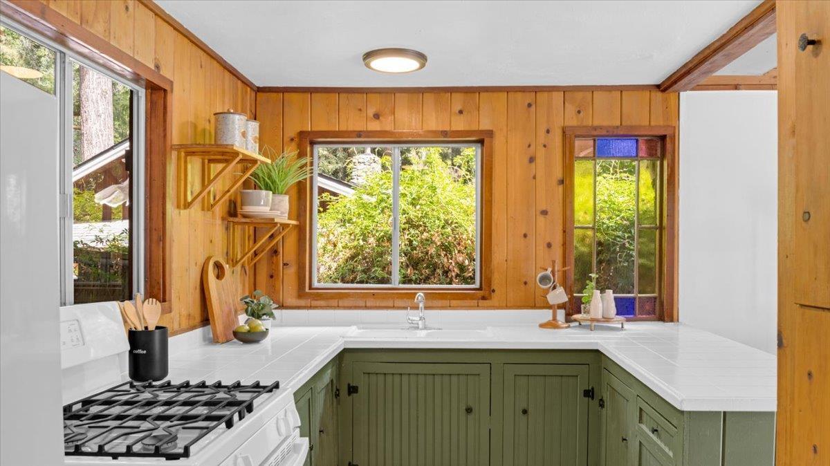 Detail Gallery Image 9 of 24 For 12125 Irwin Way, Boulder Creek,  CA 95006 - 1 Beds | 1 Baths