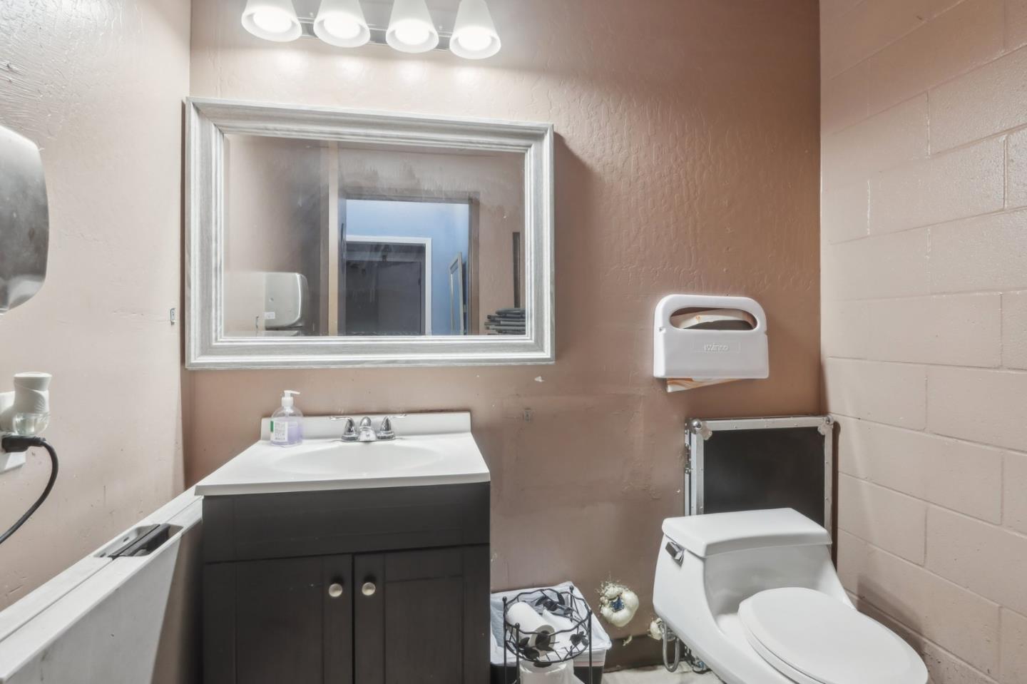 Detail Gallery Image 27 of 35 For 960 Story Rd, San Jose,  CA 95122 - – Beds | – Baths