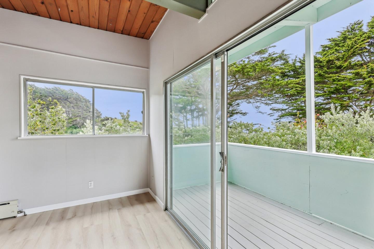 Detail Gallery Image 10 of 54 For 230 Nevada Ave, Moss Beach,  CA 94038 - 2 Beds | 2 Baths