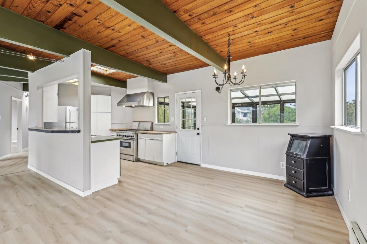 Detail Gallery Image 13 of 54 For 230 Nevada Ave, Moss Beach,  CA 94038 - 2 Beds | 2 Baths