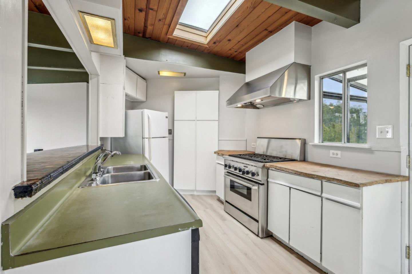 Detail Gallery Image 14 of 54 For 230 Nevada Ave, Moss Beach,  CA 94038 - 2 Beds | 2 Baths