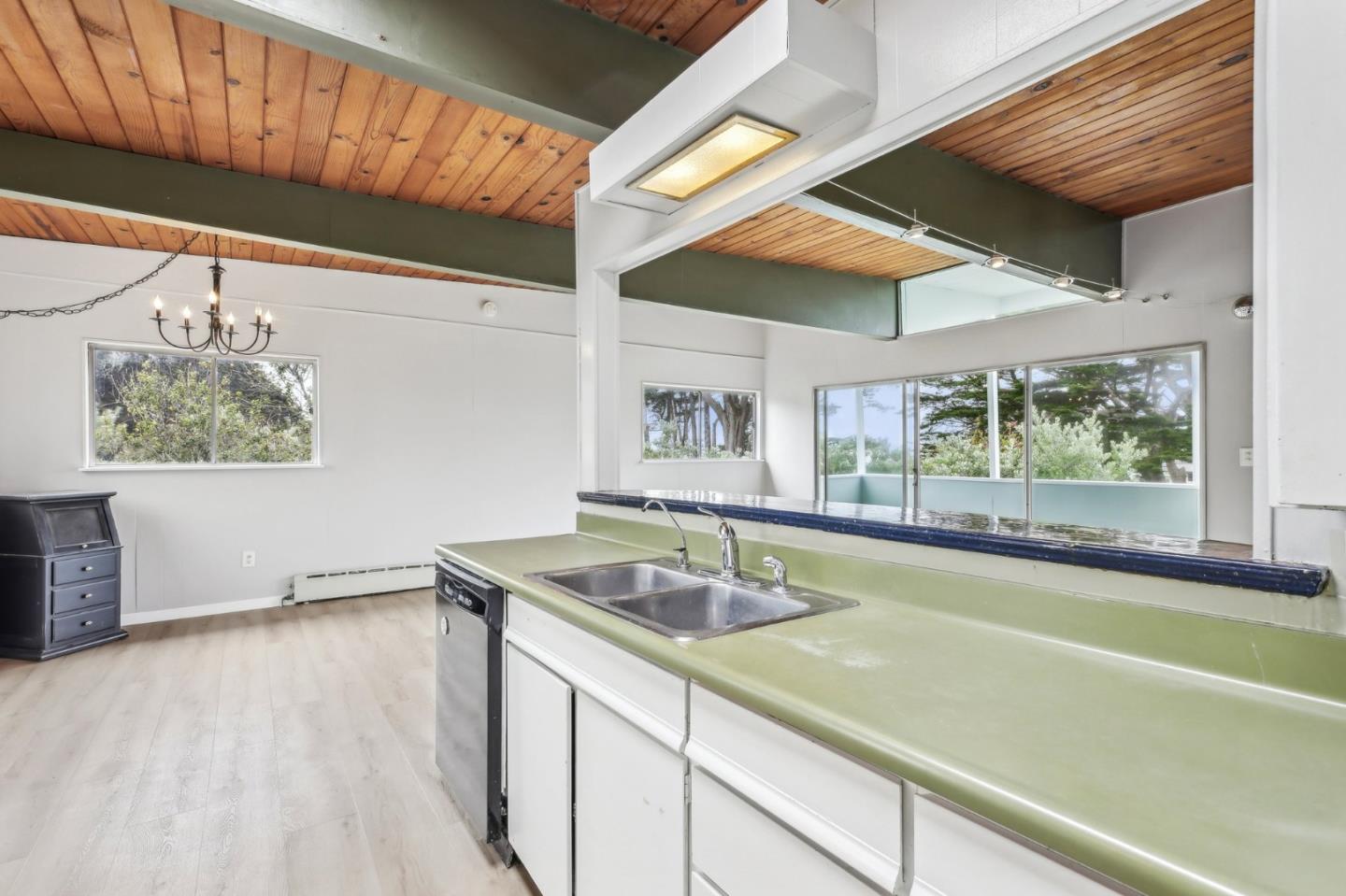 Detail Gallery Image 17 of 54 For 230 Nevada Ave, Moss Beach,  CA 94038 - 2 Beds | 2 Baths