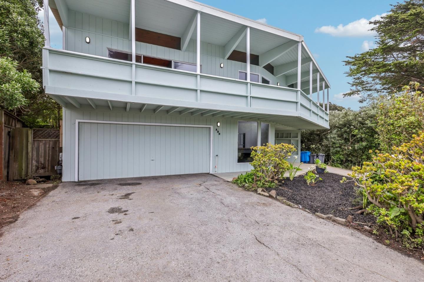 Detail Gallery Image 2 of 54 For 230 Nevada Ave, Moss Beach,  CA 94038 - 2 Beds | 2 Baths