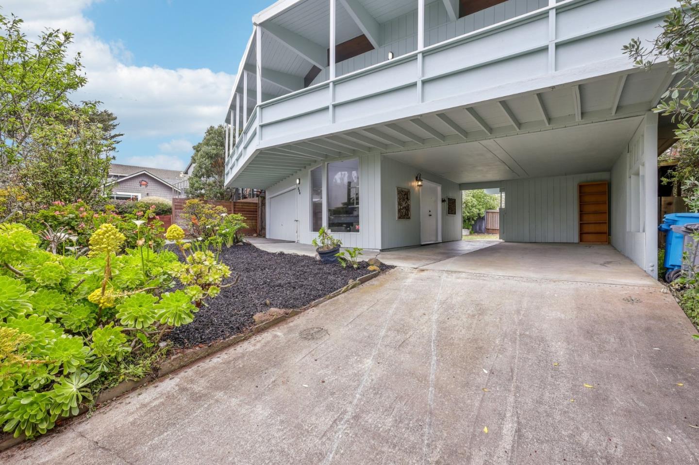 Detail Gallery Image 3 of 54 For 230 Nevada Ave, Moss Beach,  CA 94038 - 2 Beds | 2 Baths