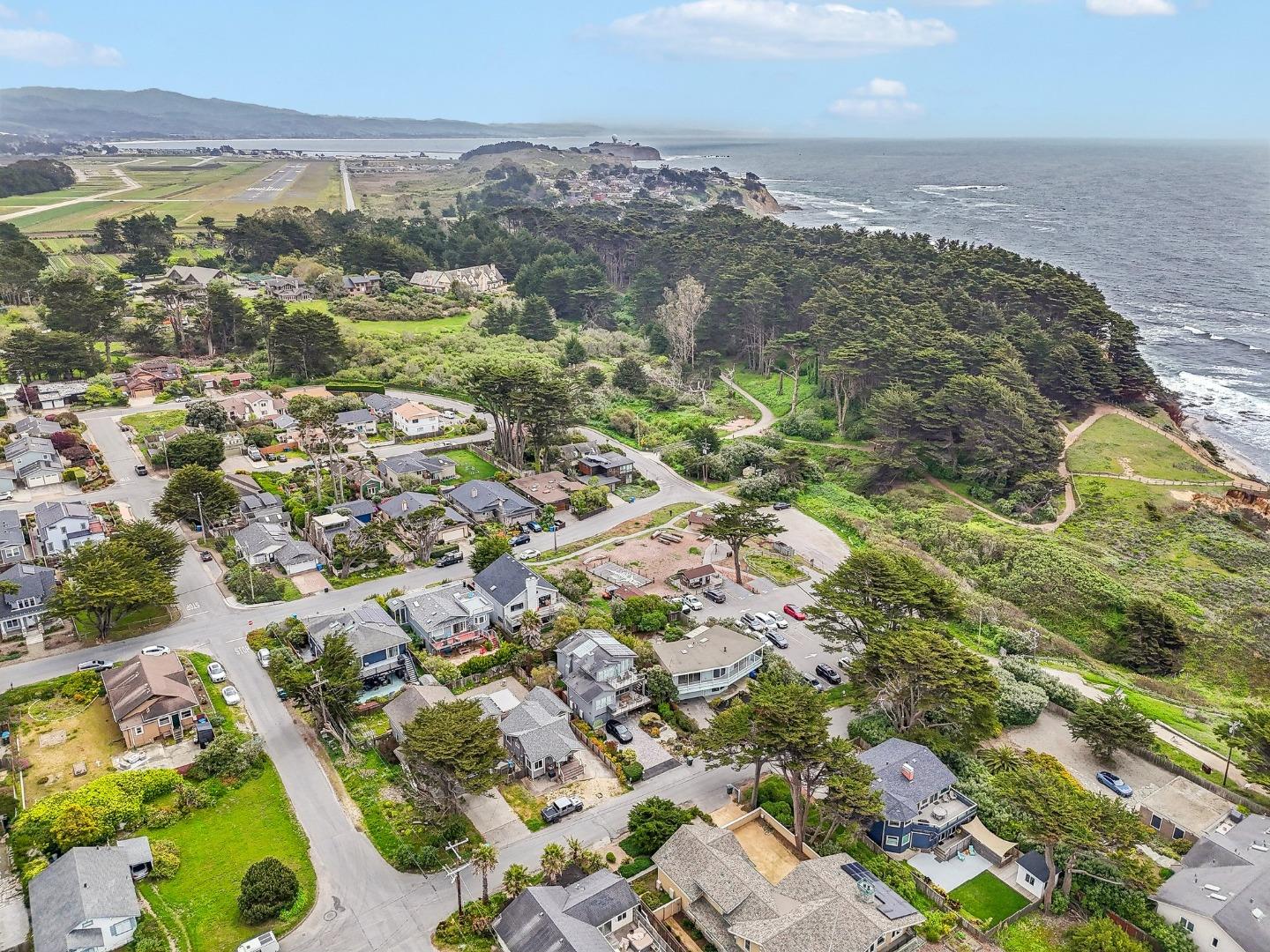 Detail Gallery Image 45 of 54 For 230 Nevada Ave, Moss Beach,  CA 94038 - 2 Beds | 2 Baths
