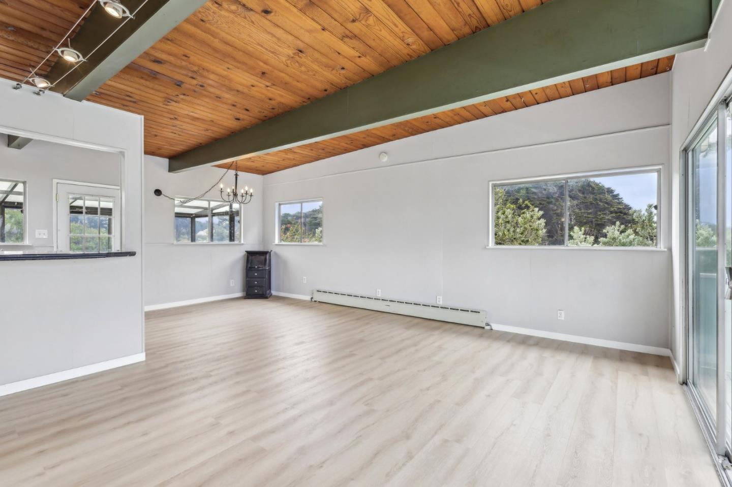 Detail Gallery Image 8 of 54 For 230 Nevada Ave, Moss Beach,  CA 94038 - 2 Beds | 2 Baths