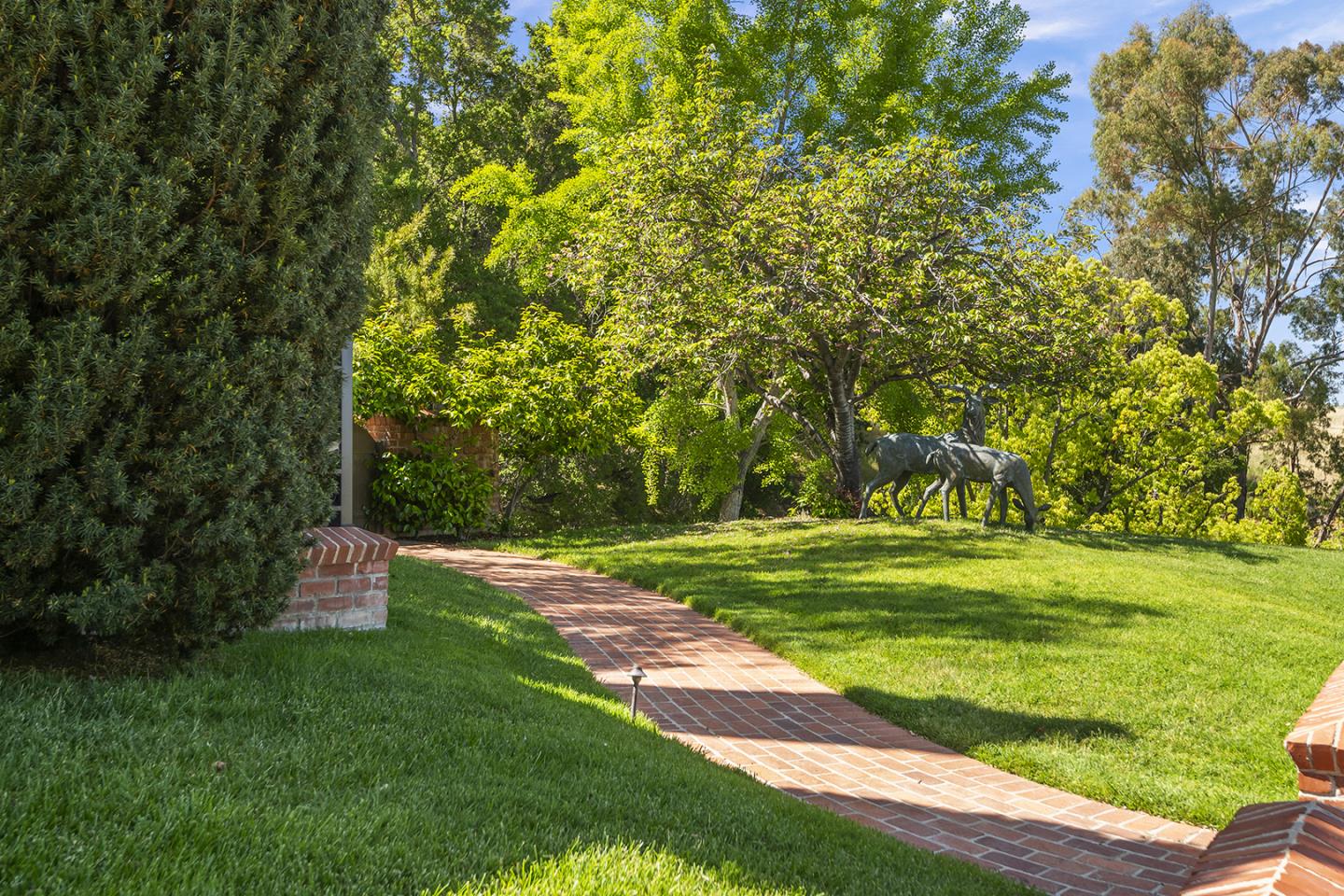 Detail Gallery Image 6 of 68 For 12359 Farr Ranch Rd, Saratoga,  CA 95070 - 4 Beds | 3/2 Baths