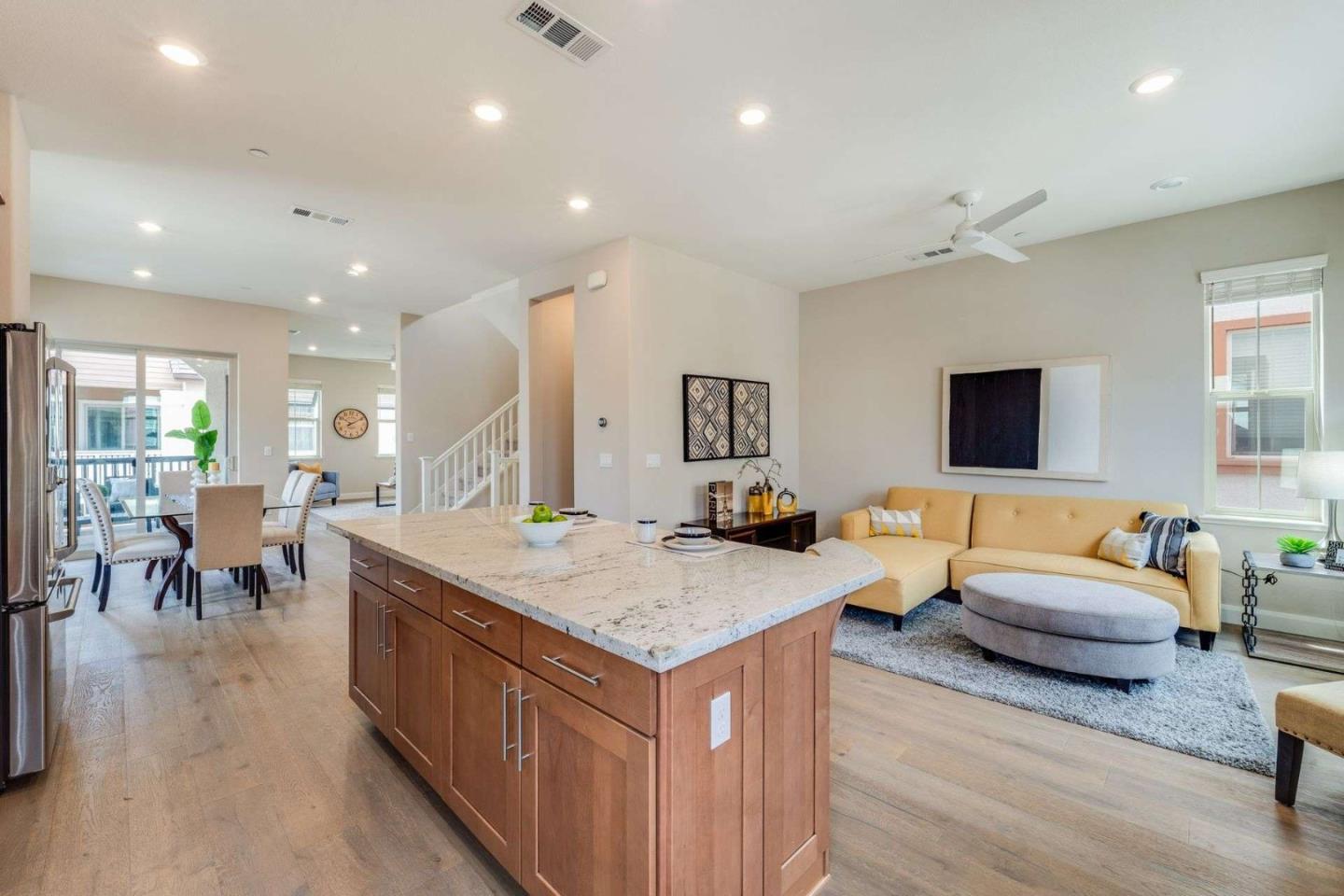 Detail Gallery Image 12 of 41 For 1573 Hidden Creek Ln, Milpitas,  CA 95035 - 4 Beds | 3/1 Baths