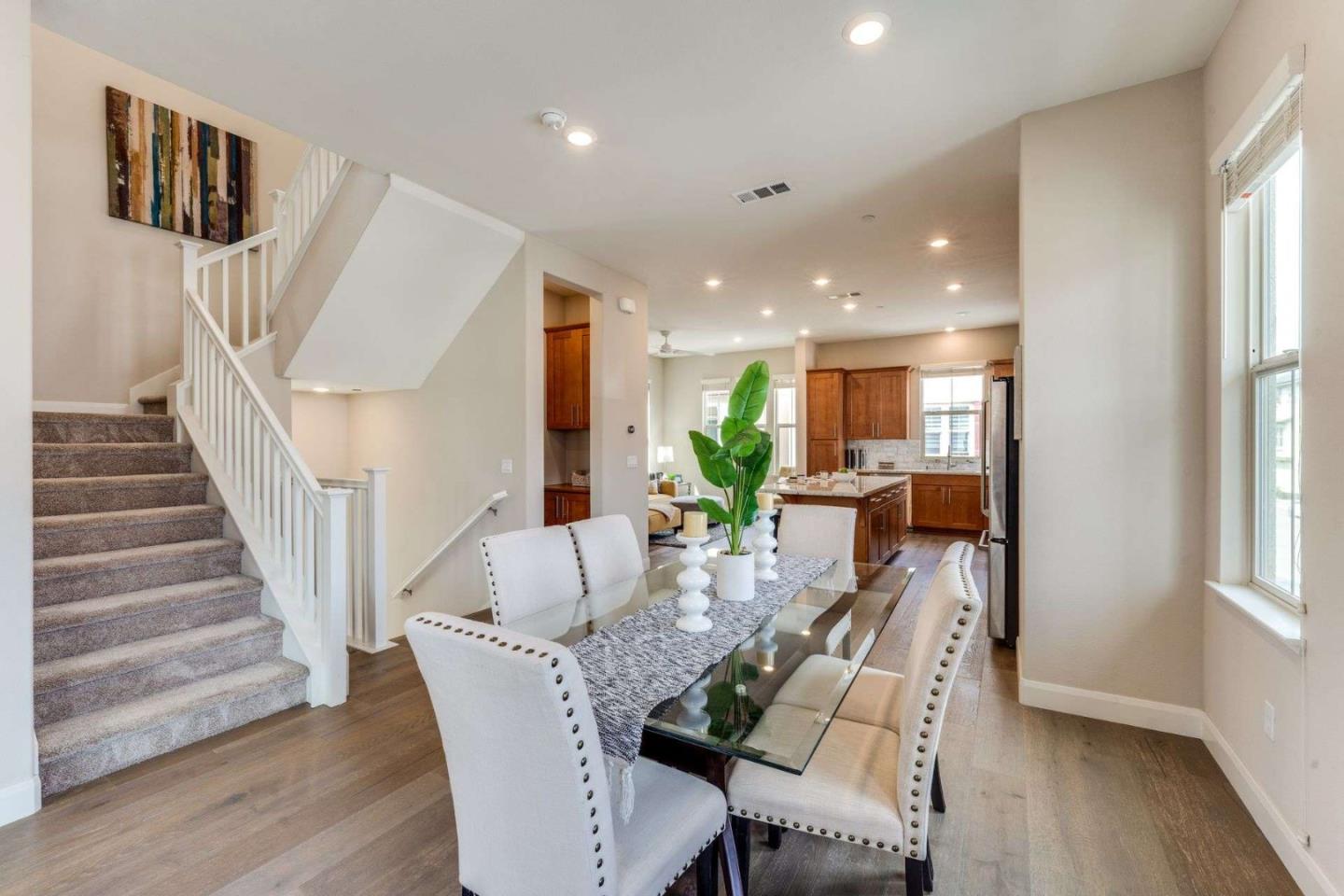 Detail Gallery Image 15 of 41 For 1573 Hidden Creek Ln, Milpitas,  CA 95035 - 4 Beds | 3/1 Baths