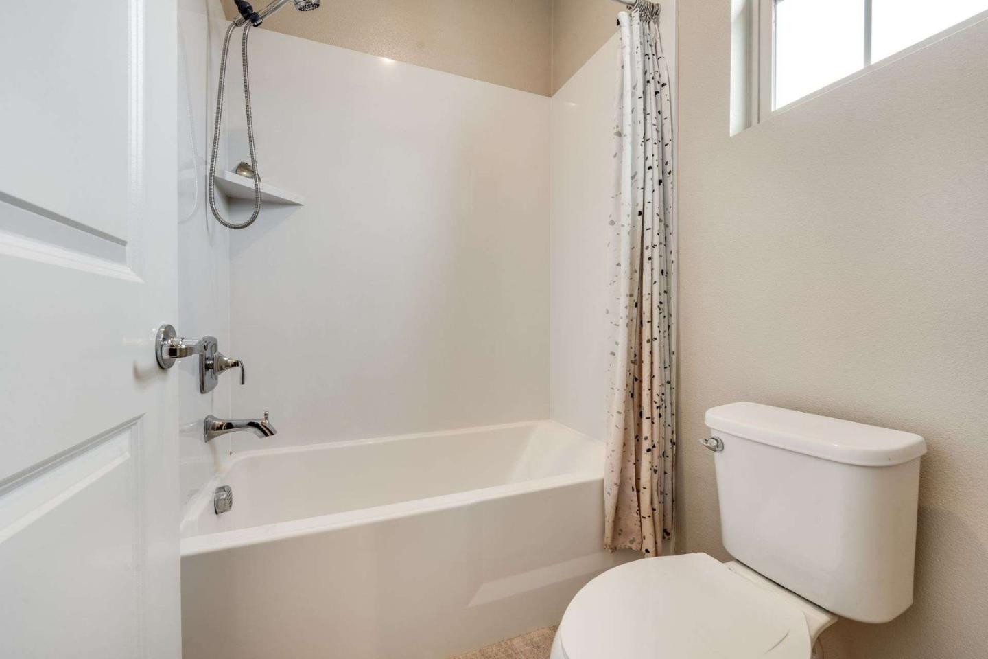 Detail Gallery Image 27 of 41 For 1573 Hidden Creek Ln, Milpitas,  CA 95035 - 4 Beds | 3/1 Baths