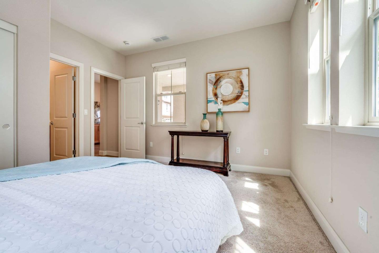 Detail Gallery Image 6 of 41 For 1573 Hidden Creek Ln, Milpitas,  CA 95035 - 4 Beds | 3/1 Baths